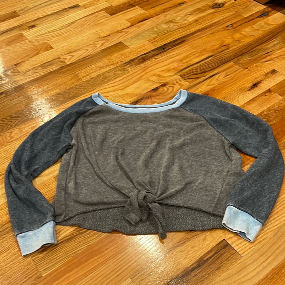 Extremely soft cropped pull over sweater with tie in the front